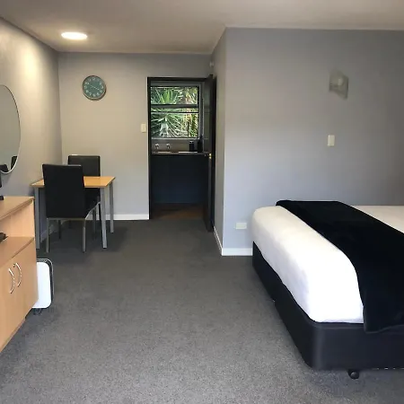 Hacienda Motor Lodge Palmerston North Exterior photo