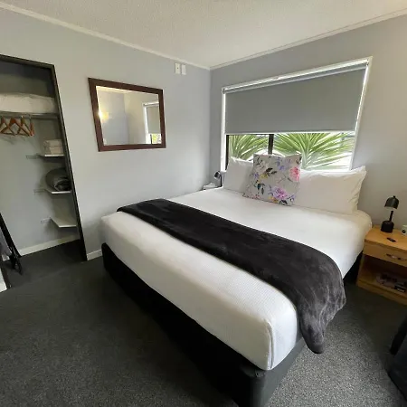 Hacienda Motor Lodge Palmerston North Exterior photo