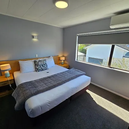 Hacienda Motor Lodge Palmerston North Exterior photo